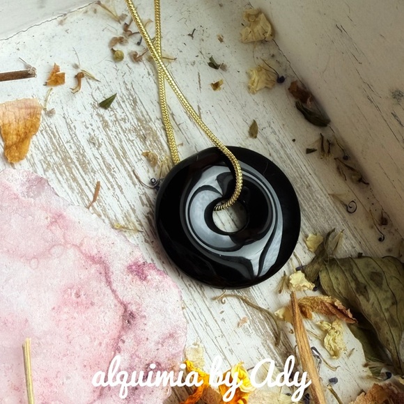 Alquimia Black Pendant Necklace - Picture 2 of 2